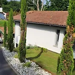 Villa Luxury Contemporary With Mountain Views Pool Cinema Hot Tub