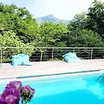 Luxury Contemporary With Mountain Views Pool Cinema Hot Tub Villa *