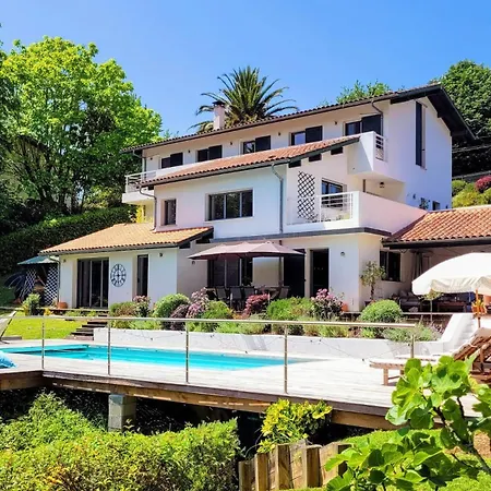 Luxury Contemporary With Mountain Views Pool Cinema Hot Tub Villa *