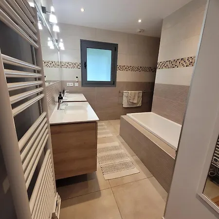 Luxury Contemporary With Mountain Views Pool Cinema Hot Tub *