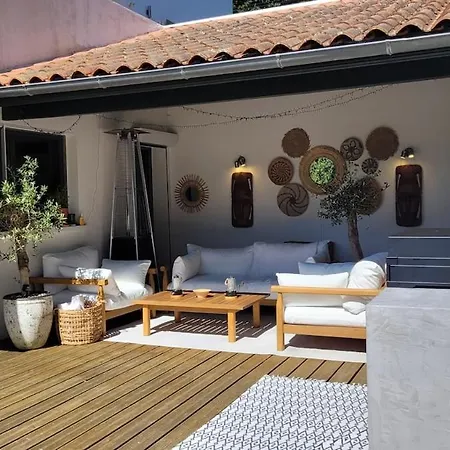 Luxury Contemporary With Mountain Views Pool Cinema Hot Tub Urrugne