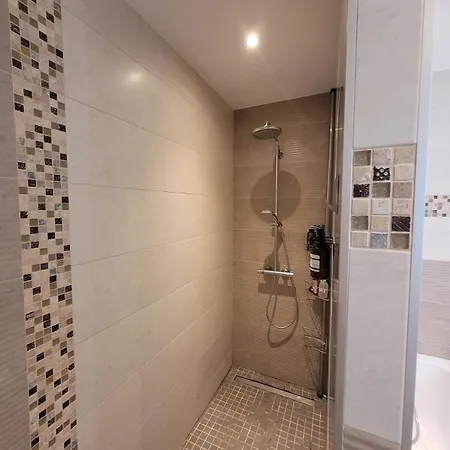 Villa Luxury Contemporary With Mountain Views Pool Cinema Hot Tub *
