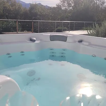 Luxury Contemporary With Mountain Views Pool Cinema Hot Tub Villa *
