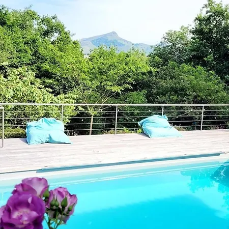 Luxury Contemporary With Mountain Views Pool Cinema Hot Tub Villa *
