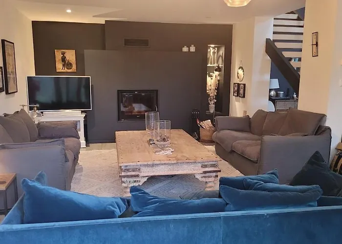 Luxury Contemporary With Mountain Views Pool Cinema Hot Tub Villa *
