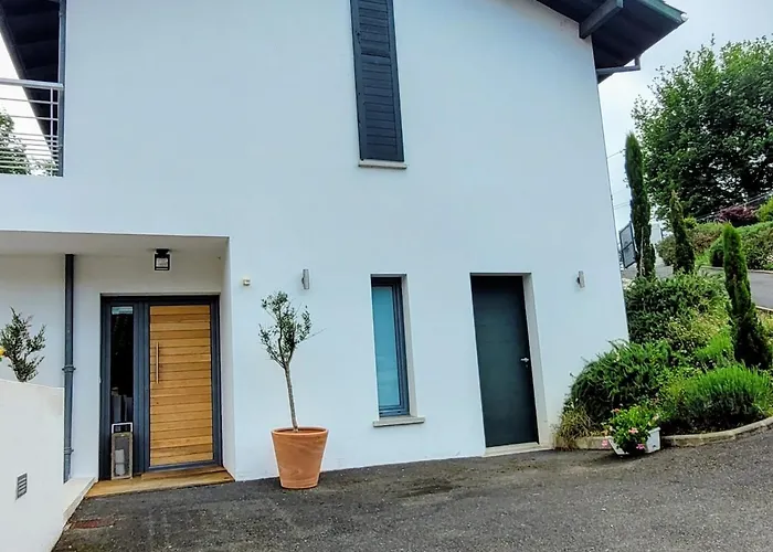 Luxury Contemporary With Mountain Views Pool Cinema Hot Tub Urrugne